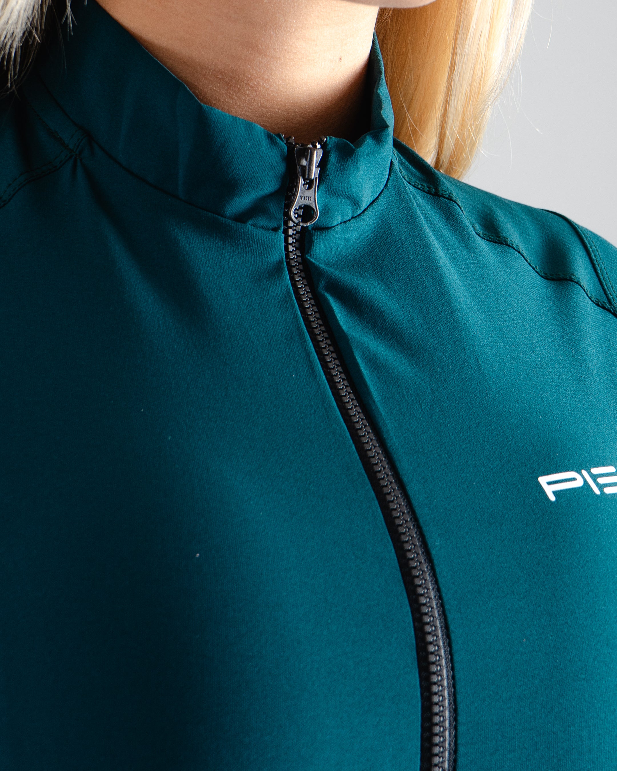 CHAQUETA IMPERMEABLE REPELENTE A EL AGUA UNISEX PIENO