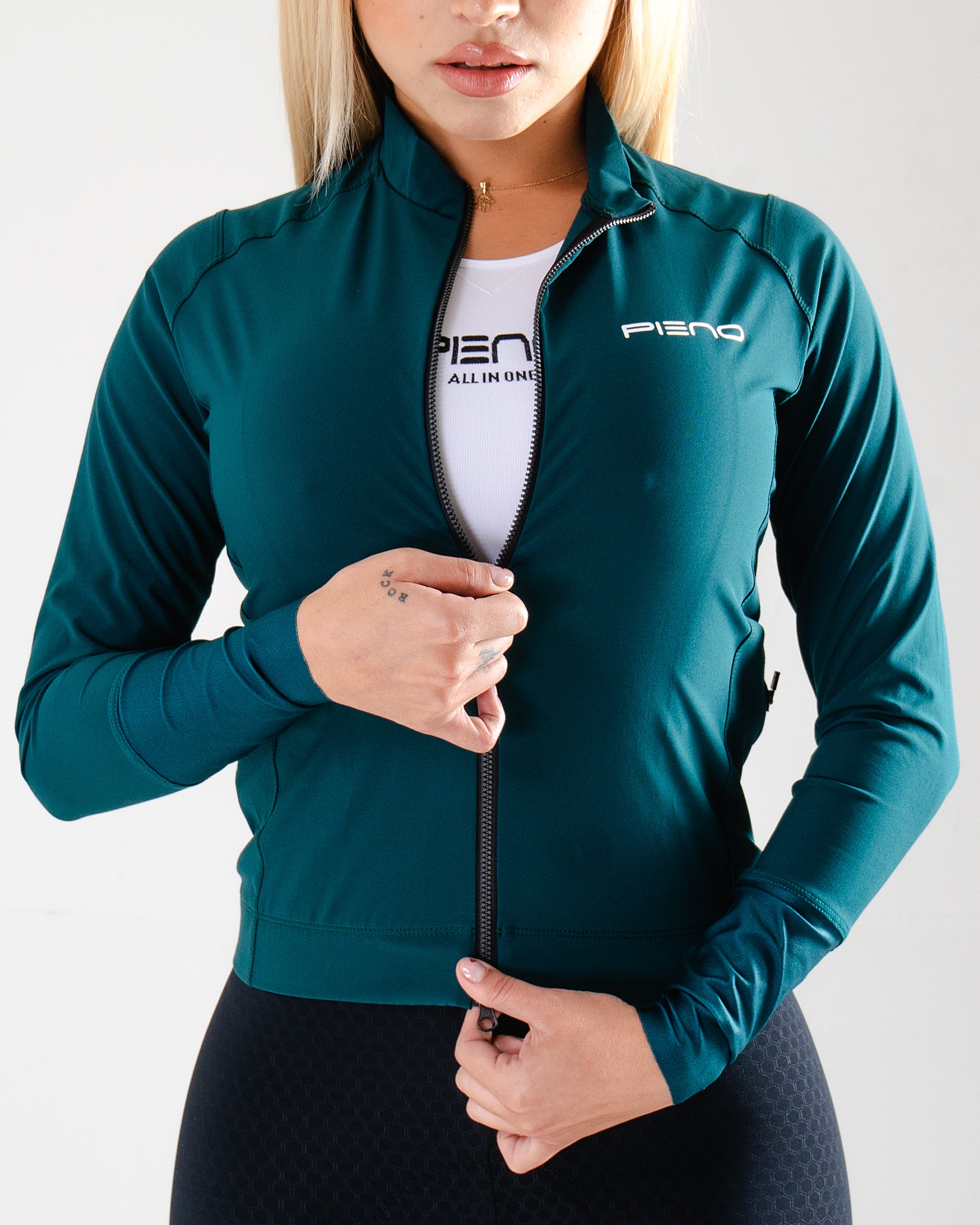 CHAQUETA IMPERMEABLE REPELENTE A EL AGUA UNISEX PIENO