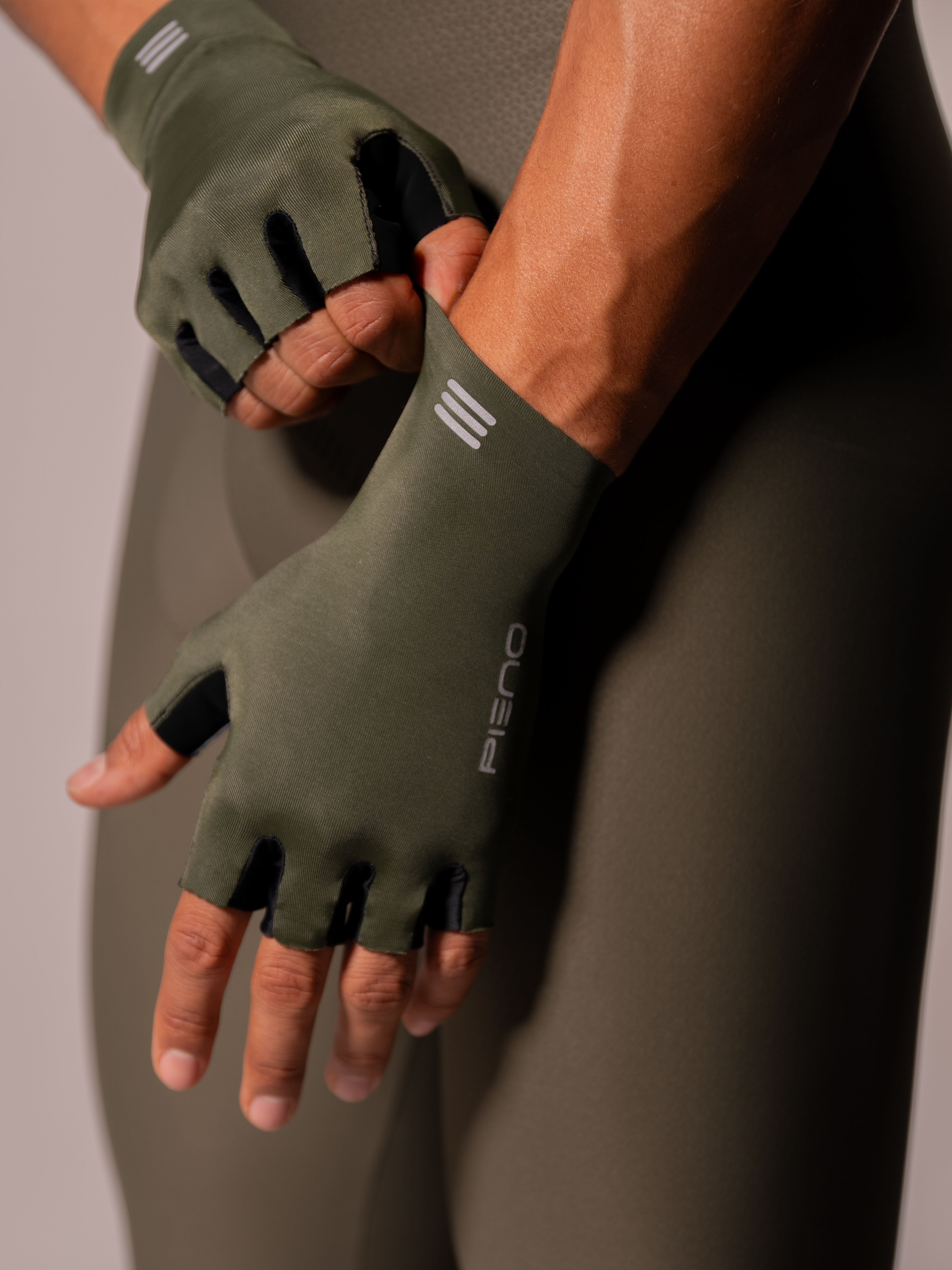 GUANTES DEDO CORTO PIENO